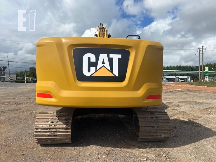 2019-caterpillar-320-image-3