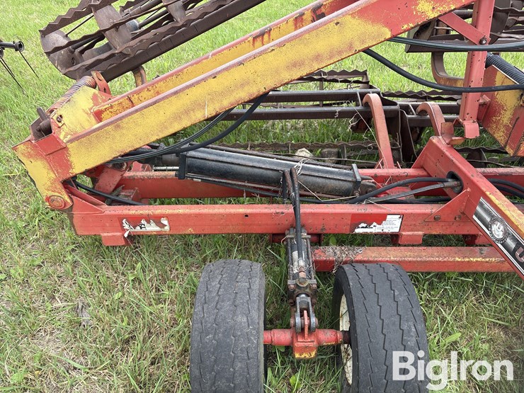 unverferth-35’-rolling-harrow-image-15