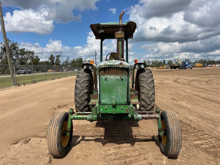john-deere-3020-image-7
