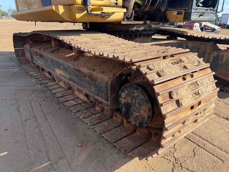2016-caterpillar-336fl-image-19