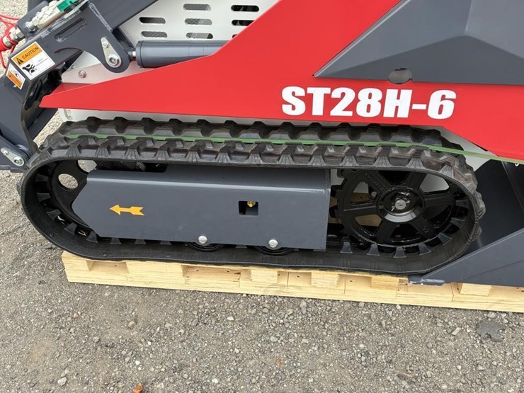 2025-bttl-st28h-6-skid-steer-track-loader-image-8