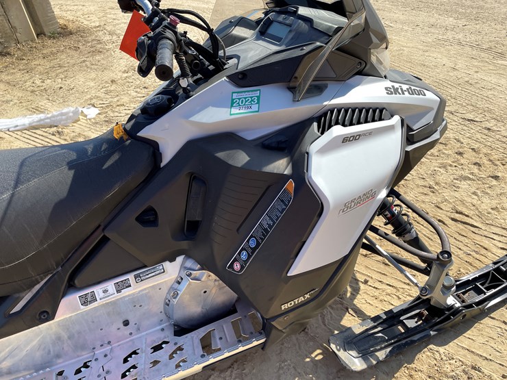 #1896-•-2020-ski-doo-grand-touring-600-snowmobile-(sells-with-bill-of-sale-only)-image-14
