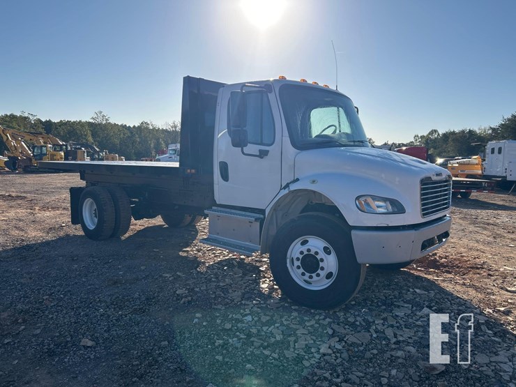 2018-freightliner-business-class-m2-106-image-2