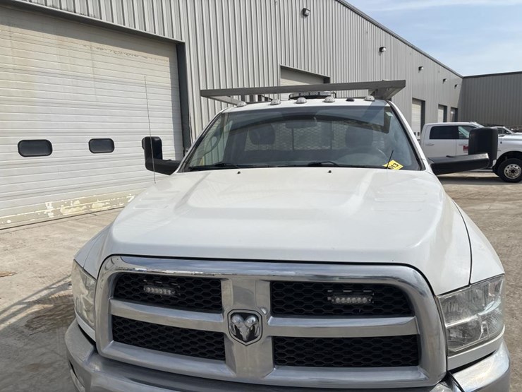 2016-dodge-ram-3500-image-9