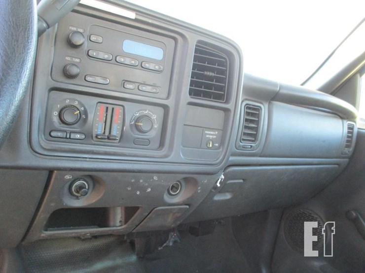 2003-chevrolet-2500-image-8