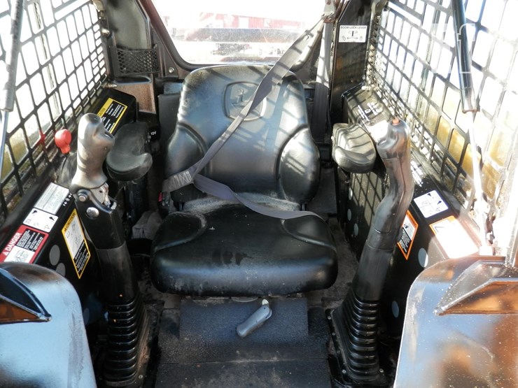 2008-deere-325-image-8