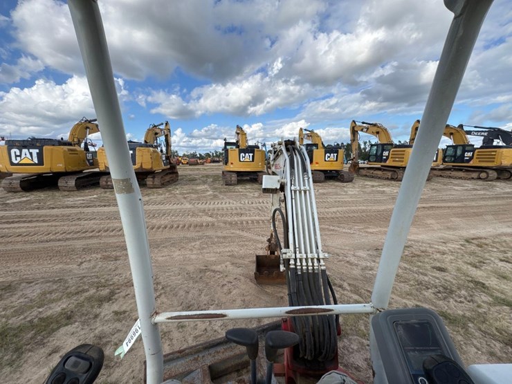 takeuchi-tb230-image-19