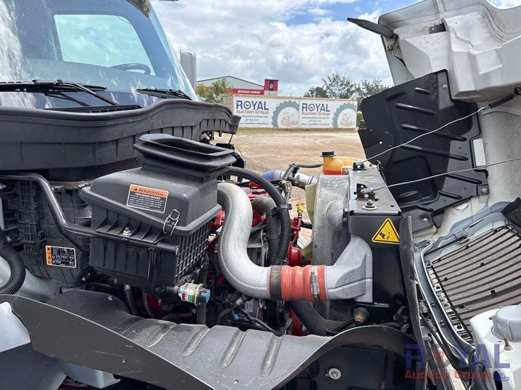 2020-international-mv607-dump-truck-image-8