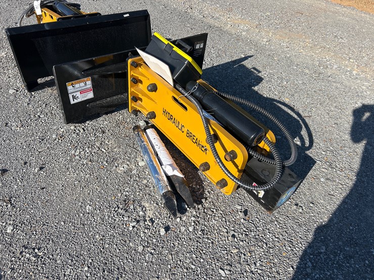 #71-•-skid-steer-hydraulic-hammer-with-two-bits-image-2