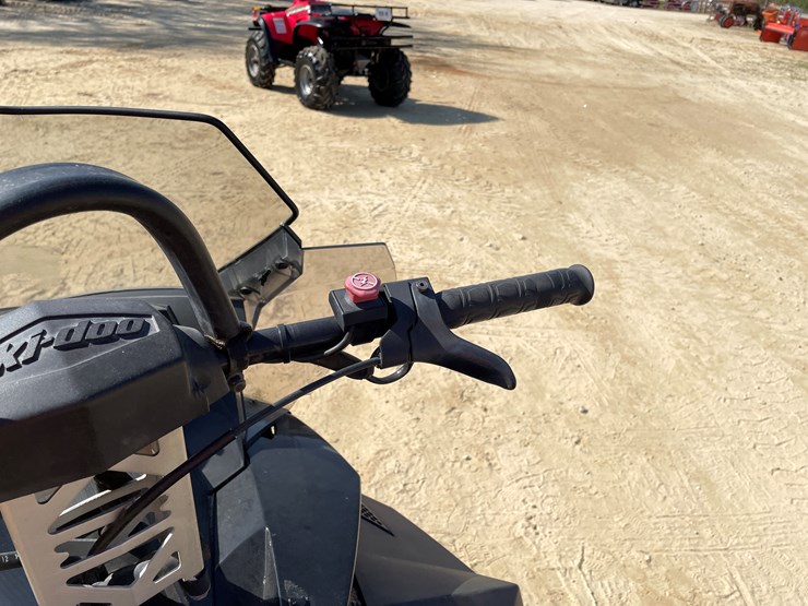 #1895-•-2009-ski-doo-mxz-renegade-600-snowmobile-(sells-with-bill-of-sale-only)-image-37