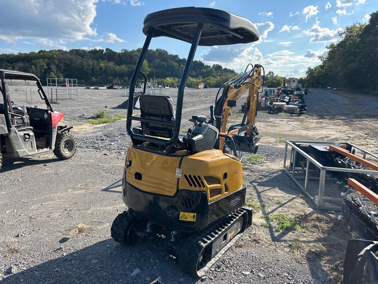#34-•-2025-landhero-ldh-me18-mini-excavator-image-3