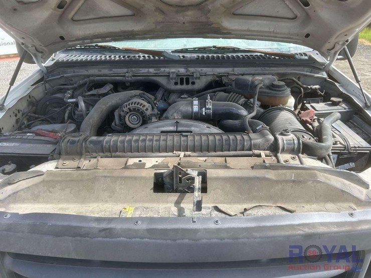 2004-ford-f550-image-26