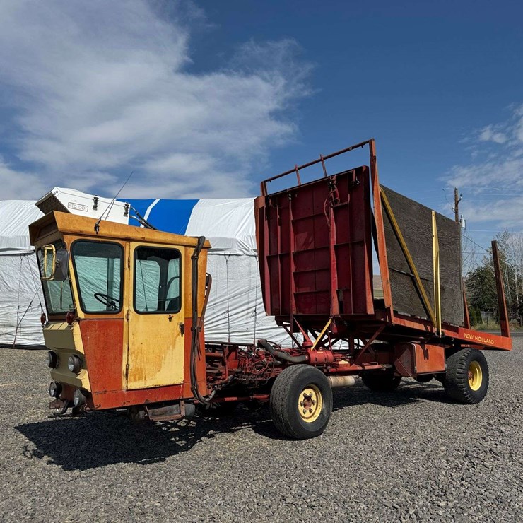 NEW HOLLAND 1048