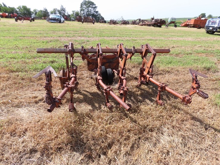 allis-chalmers-cultivator-image-2