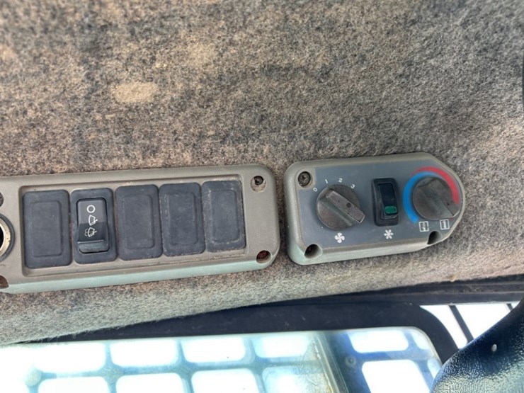 bobcat-t190-image-32