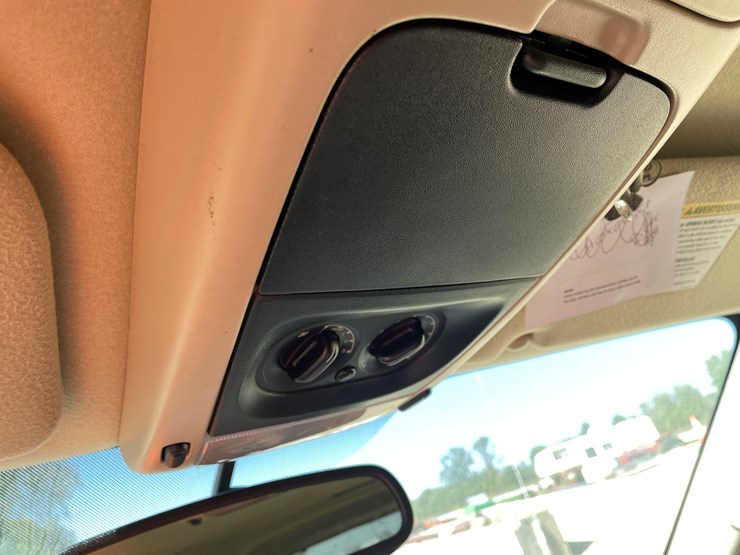 2004-ford-explorer-image-69