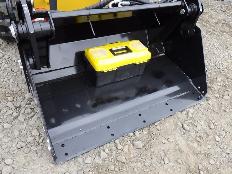 2025-infront-yf380-skid-steer-tracked-loader-image-5