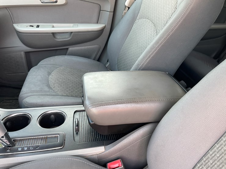 2012-chevrolet-traverse-ls-image-61