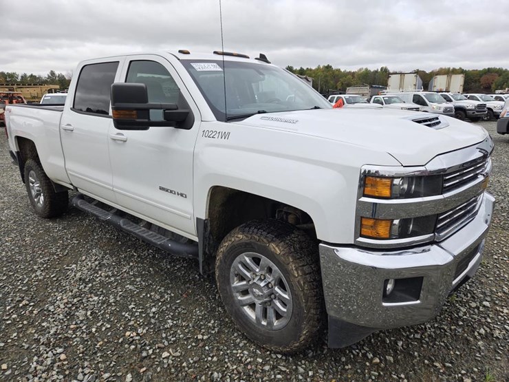 2018-chevrolet-2500-image-7