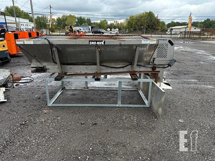 sno-way-4'x8'-stainless-salt-spreader-image-8