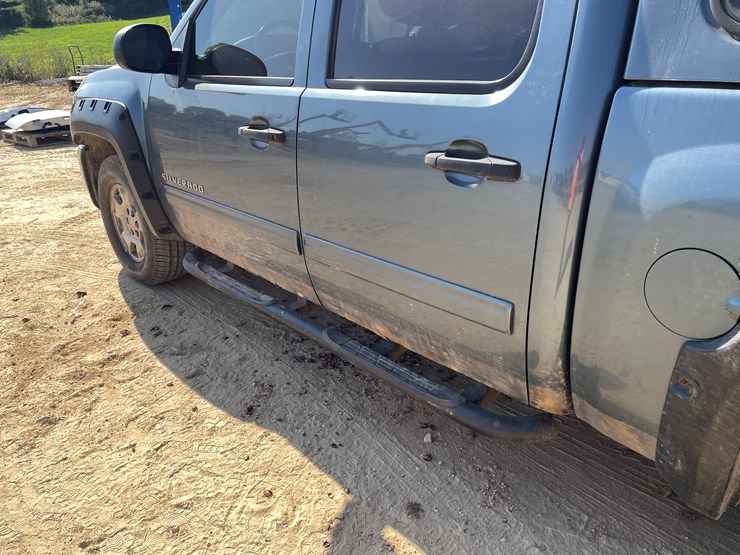 2010-chevrolet-silverado-1500-image-32