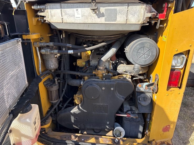 2019-caterpillar-299d2-image-18