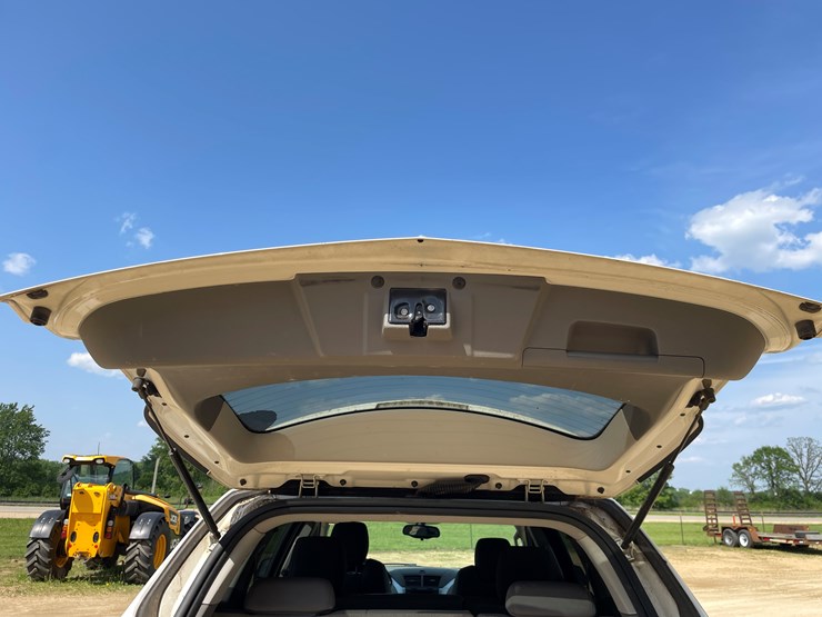 2012-chevrolet-traverse-ls-image-40