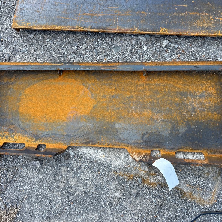 #20 • (1) HD SKID STEER MOUNT PLATE