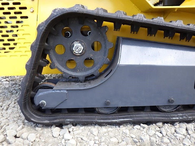 2025-infront-yf480-skid-steer-tracked-loader-image-7