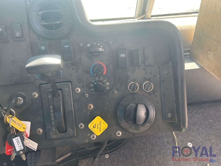 2017-freightliner-mt55-box-truck-image-15