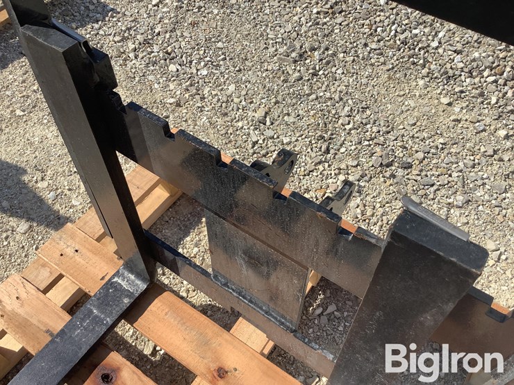mini-excavator-pallet-fork-attachment-image-13