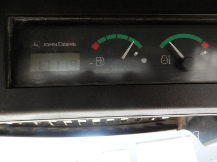 deere-320-image-17
