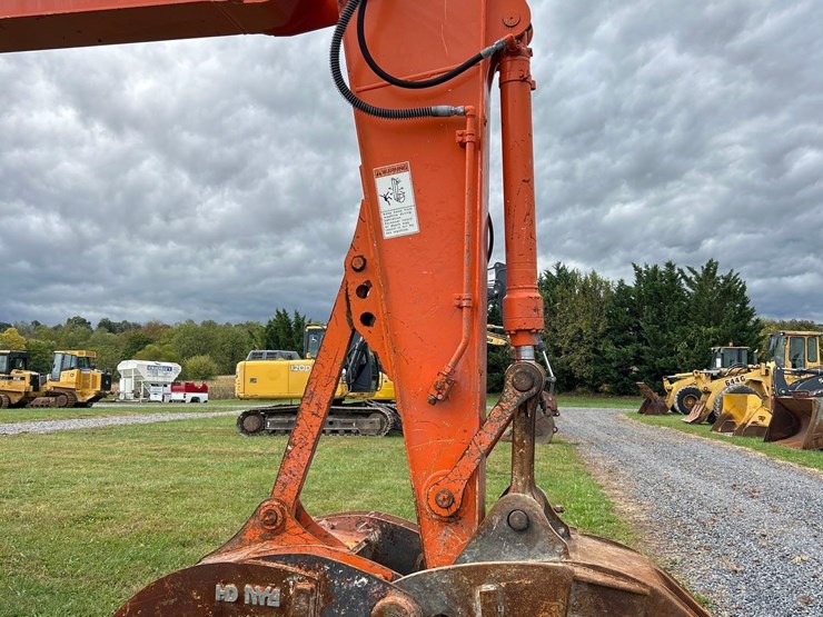 2017-hitachi-zx245us-lc-6n-image-14