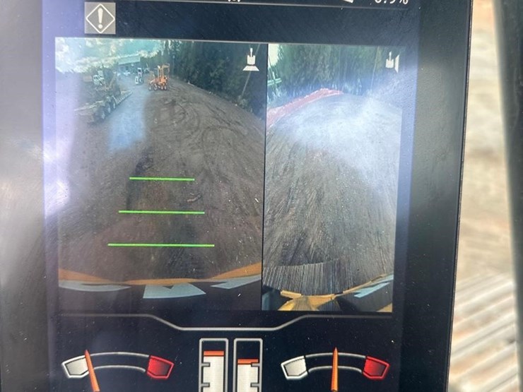 2019-caterpillar-320-image-29