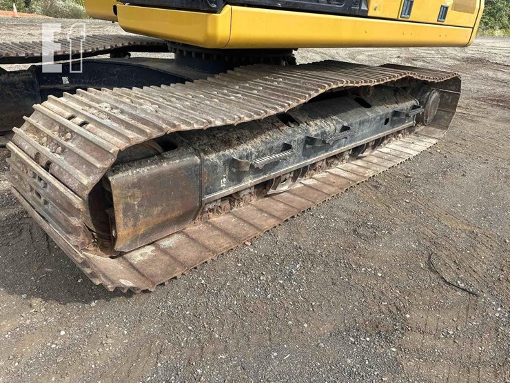2019-caterpillar-320-image-49