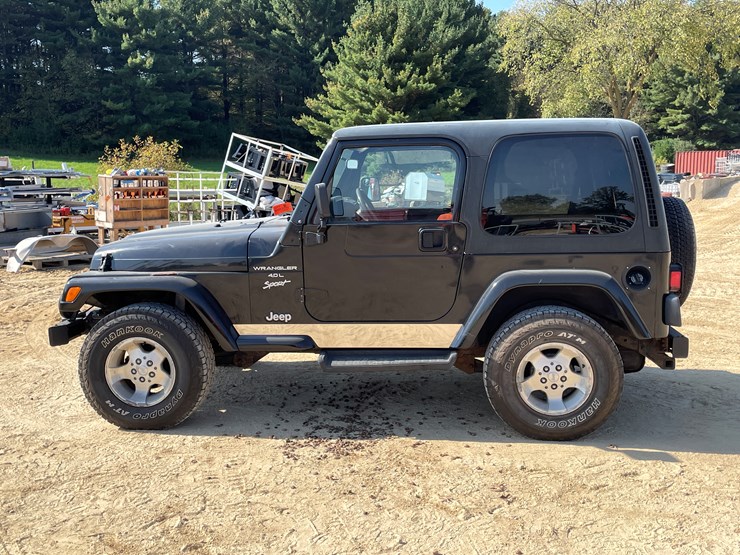 2000-jeep-wrangler-sport-image-8