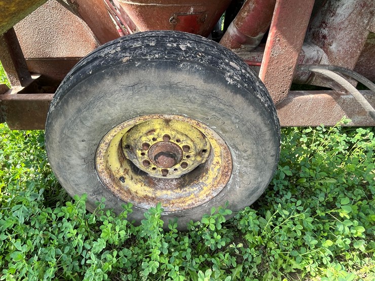 new-holland-355-image-22