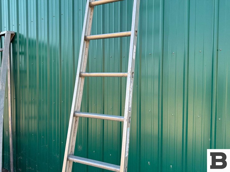 straight-aluminum-ladder-image-4