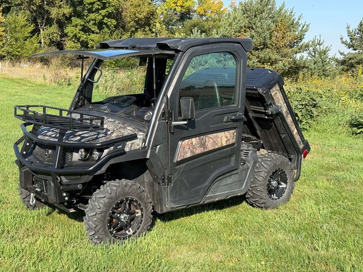 2021-john-deere-gator-image-30