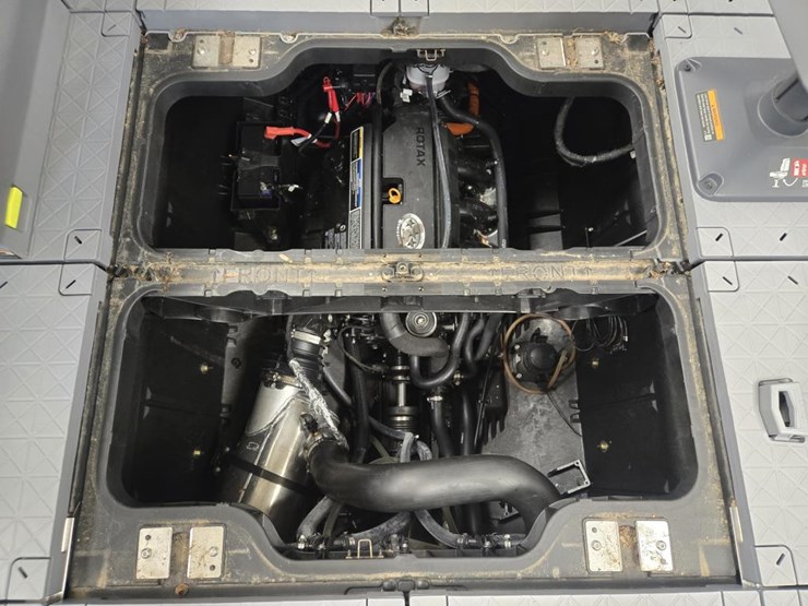 #1787-•-sea-doo-switch-boat-image-30