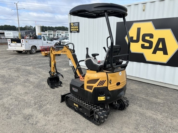 2025-land-hero-ldh-me18-mini-hydraulic-excavator-image-6