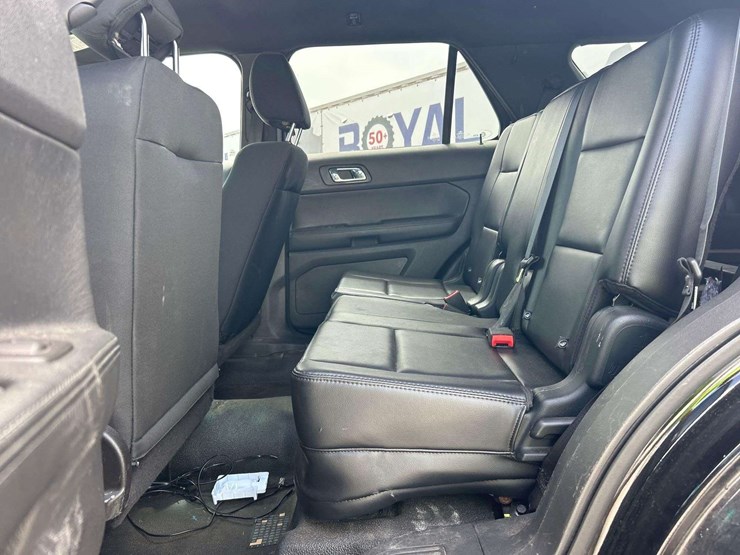 2013-ford-explorer-image-17