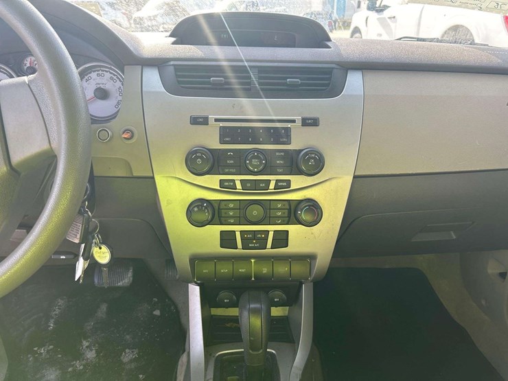 2008-ford-focus-sel-sedan-image-17