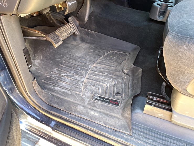 2002-chevrolet-silverado-2500hd-image-71