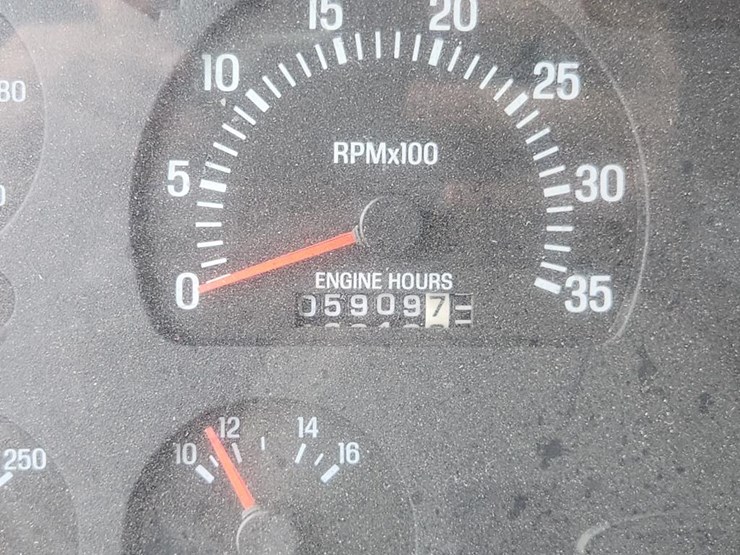 #1648-•-2001-sterling-single-axle-patrol-truck-image-75