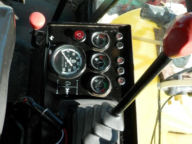 john-deere-5820-image-9
