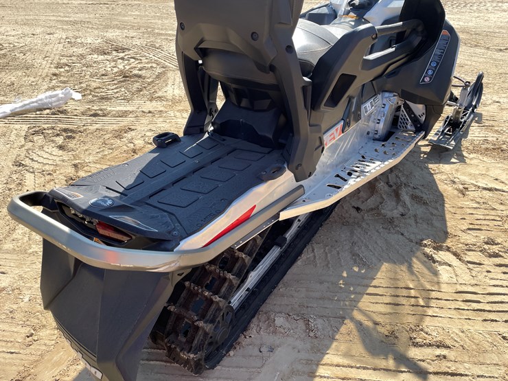 #1896-•-2020-ski-doo-grand-touring-600-snowmobile-(sells-with-bill-of-sale-only)-image-24