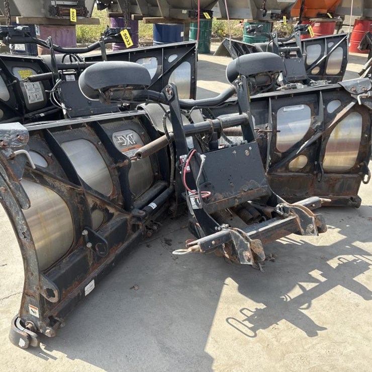 #5032 • Boss Power V DXT Smart Shield Truck V-Plow