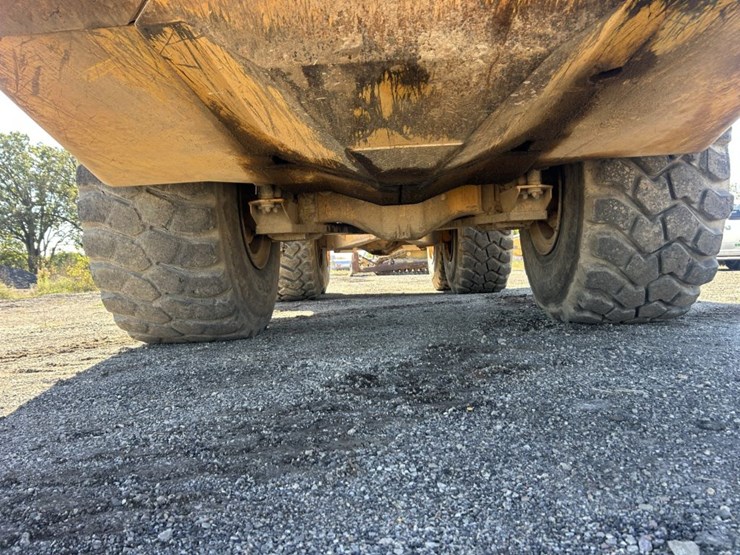 2004-volvo-a40d-image-22