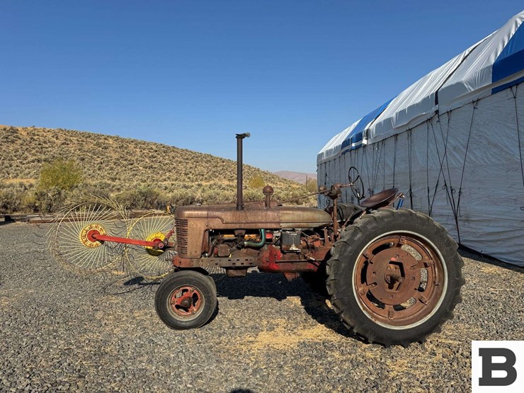 1942-farmall-model-"h"-tractor-image-2